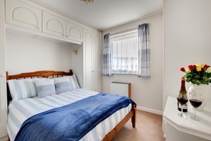 2 bedrooms, iron/ironing board