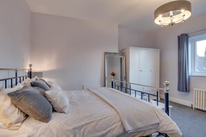 2 bedrooms, iron/ironing board, free WiFi - 2 Bed in Scarborough (oc-s032) (Scarborough)