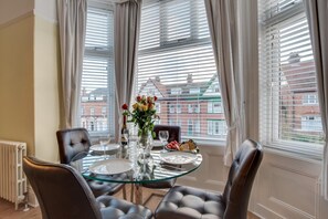 Dining - 2 Bed in Scarborough (oc-s032) (Scarborough)
