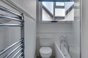 Hair dryer - 2 Bed in Scarborough (oc-s032) (Scarborough)