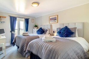 Iron/ironing board, free WiFi, bed sheets - 2 Bed in Wells-next-the-Sea (oc-2032) (Wells-next-the-Sea)