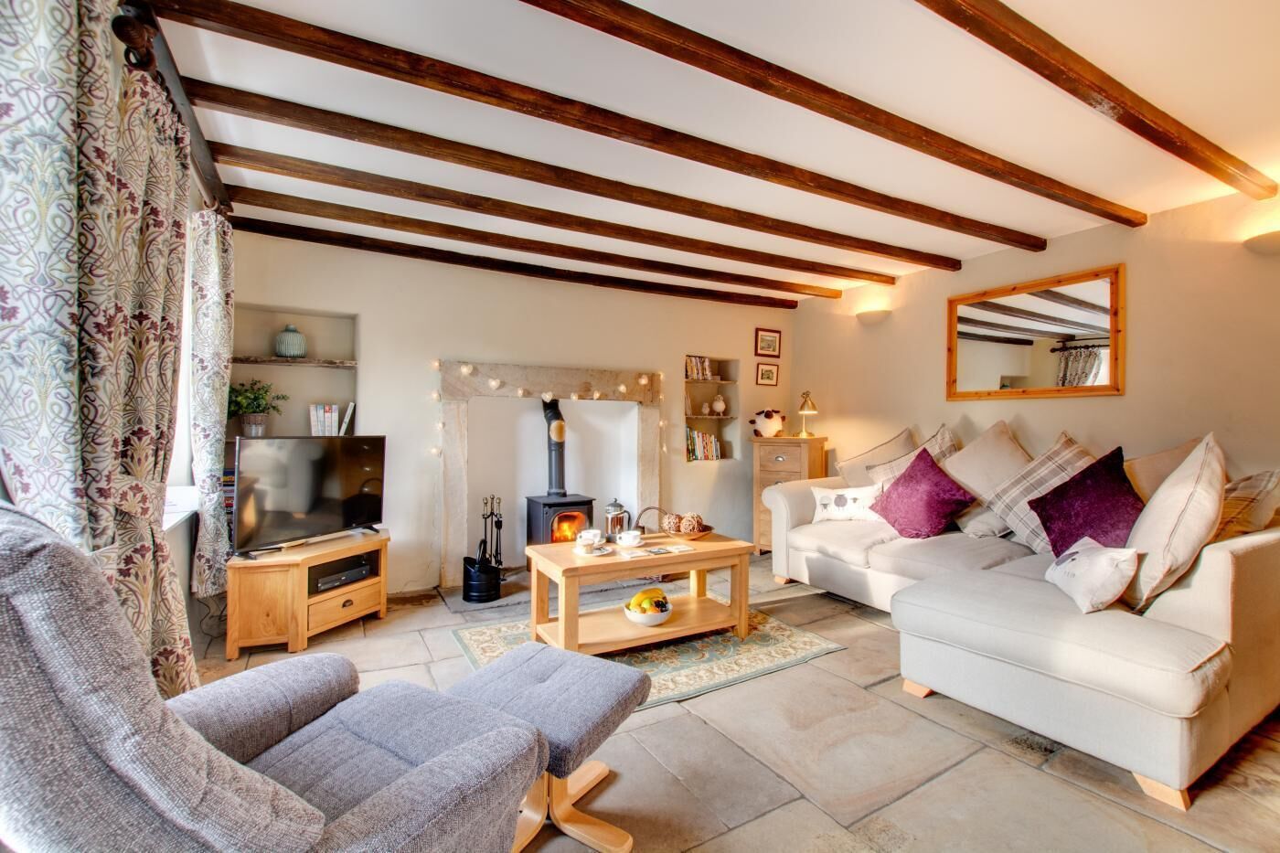 Télévision, cheminée