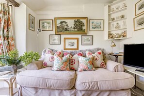 TV - 3 Bed in Sandwich (oc-c32051) (Sandwich)