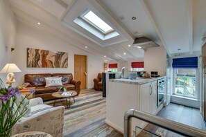 TV - 1 Bed in St. Ives (oc-drift4) (St Ives)