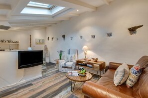 TV - 1 Bed in St. Ives (oc-drift4) (St Ives)