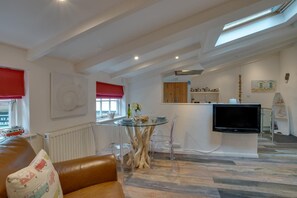 TV - 1 Bed in St. Ives (oc-drift4) (St Ives)