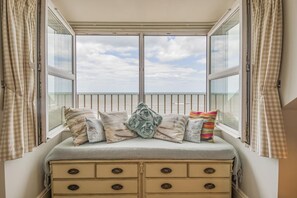 Interior - 3 Bed in Sheringham (oc-2065) (Sheringham)