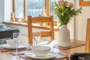 Dining - 1 Bed in Bishopston (oc-hh654) (Bishopston)