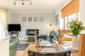 Living area - 1 Bed in Bishopston (oc-hh654) (Bishopston)