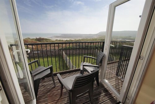 4 Bed in Port Eynon (oc-hh9905)