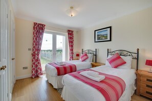 4 Schlafzimmer, Bügeleisen/Bügelbrett, kostenloses WLAN, Bettwäsche