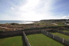 Property grounds - 4 Bed in Port Eynon (oc-hh9905) (Port Eynon)