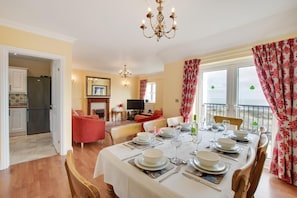 Dining - 4 Bed in Port Eynon (oc-hh9905) (Port Eynon)