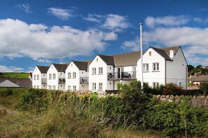 Exterior - 4 Bed in Port Eynon (oc-hh9905) (Port Eynon)