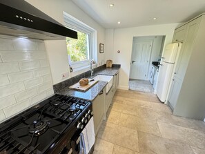 Microonde, forno, lavastoviglie, pentole/stoviglie/utensili