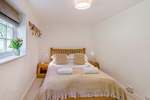 3 bedrooms, iron/ironing board, travel cot, bed sheets - 3 Bed in Dunwich (oc-w31880) (Dunwich)