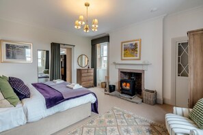 Iron/ironing board, travel cot, free WiFi, bed sheets - 4 Bed in Alyth (oc-e31853) (Auchrannie)