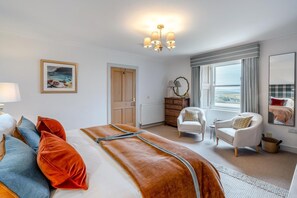 Iron/ironing board, travel cot, free WiFi, bed sheets - 4 Bed in Alyth (oc-e31853) (Auchrannie)