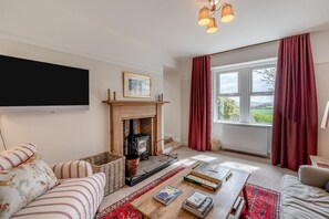 Televisie en een open haard