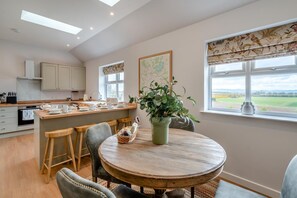 Dining - 2 Bed in Alyth (oc-e31854) (Auchrannie)