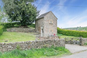 Exterior - 1 Bed in Longnor (oc-y32018) (Heathylee)