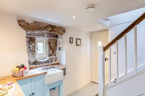 Interior - 1 Bed in Longnor (oc-y32018) (Heathylee)