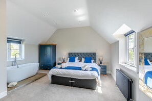 واي فاي مجانًا وملاءات أسرّة