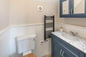 Hair dryer, towels - 2 Bed in South Leverton (oc-h32052) (South Leverton)