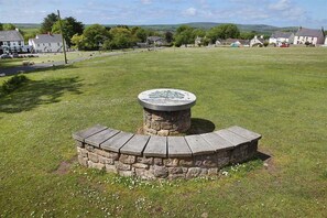 Property grounds - 2 Bed in Reynoldston (oc-hh328) (Reynoldston)