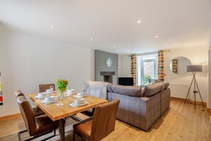 Dining - 3 Bed in Nant Peris (oc-f31804) (Nant Peris)