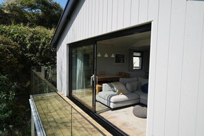 Terrace/patio - 3 Bed in Gower (oc-hh24) (Swansea)