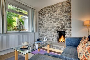 TV - 3 Bed in Gower (oc-hh24) (Swansea)
