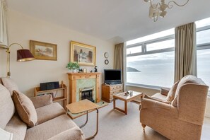 TV - 2 Bed in Gower (oc-hh919) (Bishopston)