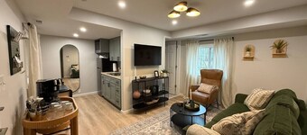 Tranquil Woods #4-Walk to the Strip, A/C, Wi-Fi