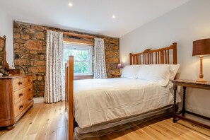 Travel cot, free WiFi, bed sheets - 4 Bed in St. Mewan (oc-c32053) (Saint Mewan)