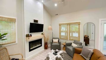 TV connectée, cheminée