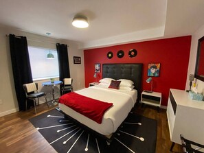 Room - Modern Retro #10, WiFi, A/C, walk to the Strip (Geneva)