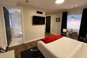 1 bedroom, iron/ironing board, free WiFi, bed sheets - Modern Retro #10, WiFi, A/C, walk to the Strip (Geneva)