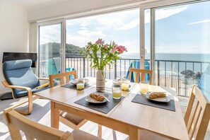 Dining - 1 Bed in Gower (oc-hh9306) (Bishopston)