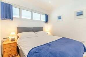 Iron/ironing board, free WiFi, bed sheets - 1 Bed in Gower (oc-hh9306) (Bishopston)