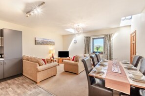 Interior - 3 Bed in Isel (oc-o32074) (Setmurthy)