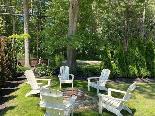 Coastal Escape #5 Walk To Strip