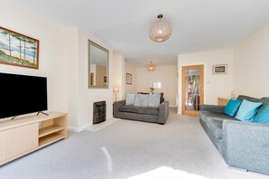 TV - 2 Bed in Mumbles (oc-hh105) (The Mumbles)