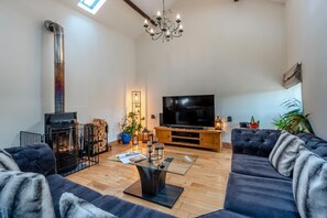 TV, fireplace - 3 Bed in Egremont (oc-e32030) (Saint Bees)