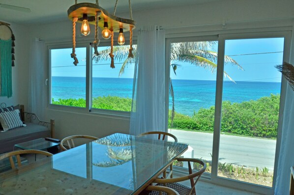 Interior - 2-Bedroom apartment in awesome Isla Mujeres with AC (Isla Mujeres)