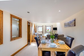 Dining - 2 Bed in Isel (oc-s32076) (Setmurthy)