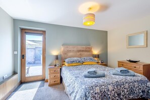 2 bedrooms, travel cot, free WiFi, bed sheets - 2 Bed in Isel (oc-s32076) (Setmurthy)