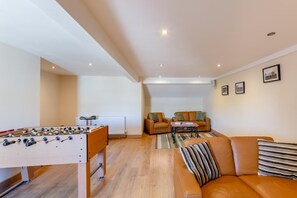 Games room - 2 Bed in Isel (oc-o32077) (Setmurthy)