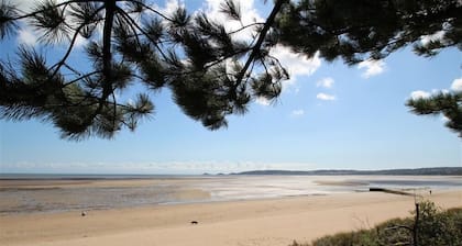 4 Bed in Swansea (oc-hh642)