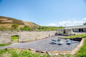 Outdoor dining - 1 Bed in Llannefydd (oc-p32089) (Llannefydd)